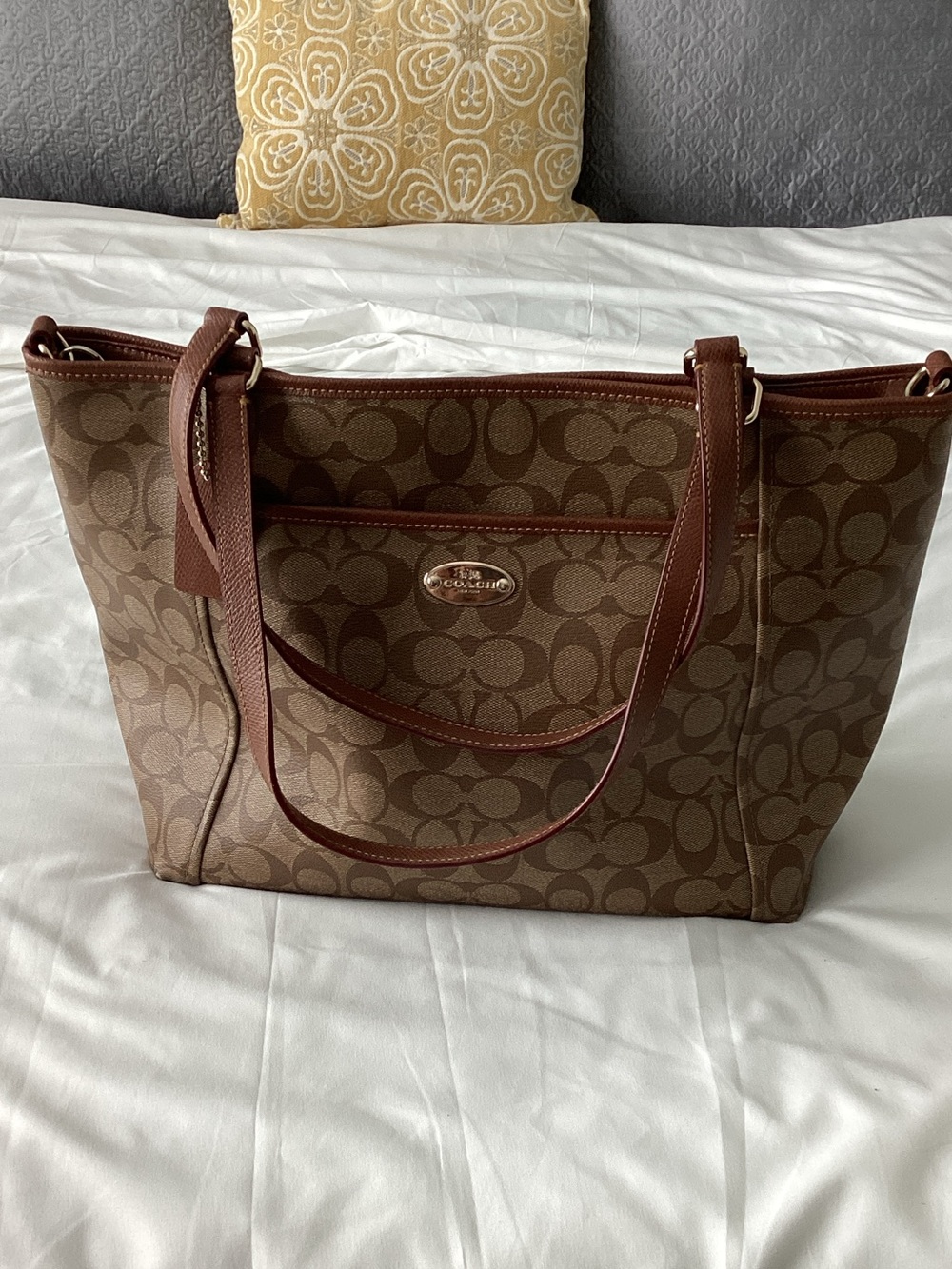 Coach Peyton Signature Logo Canvas Pocket Tote in Khaki/Saddle - Picture 3 of 16